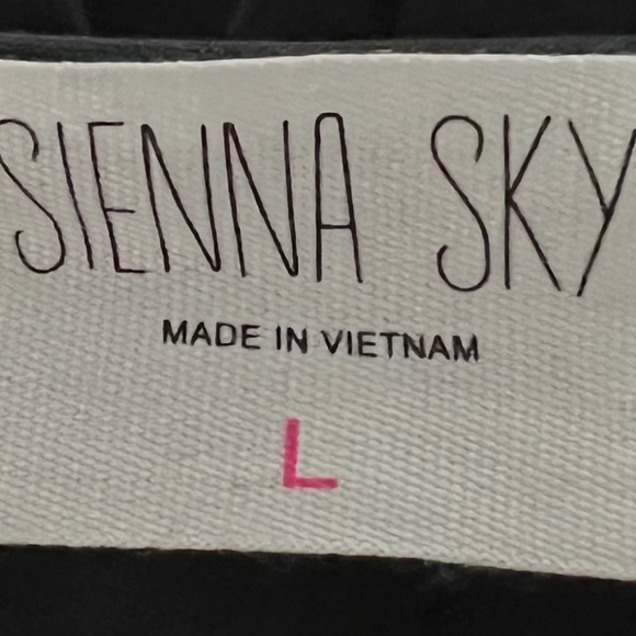 Sienna Sky Cropped Jumper- Size Large - Picture 9 of 9